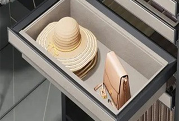 Luxurious Wardrobe Storage System