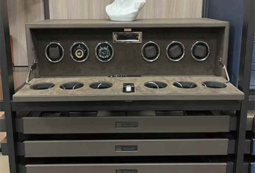 Luxurious Wardrobe Storage System