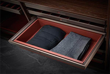 Luxurious Wardrobe Storage System