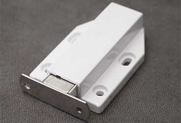 Push To Open Magnet System