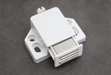 Push To Open Magnet System